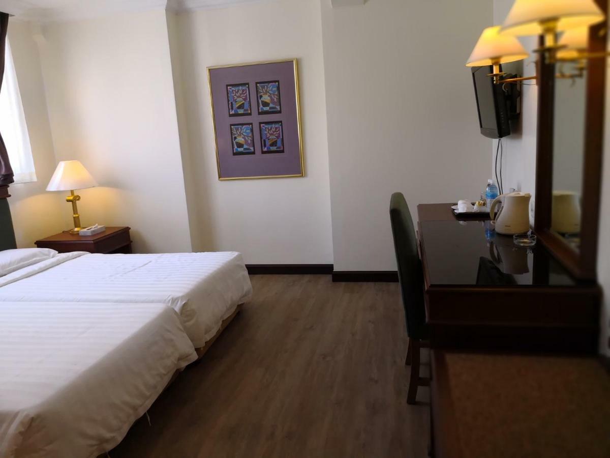 The Executive Hotel Lahad Datu Zewnętrze zdjęcie