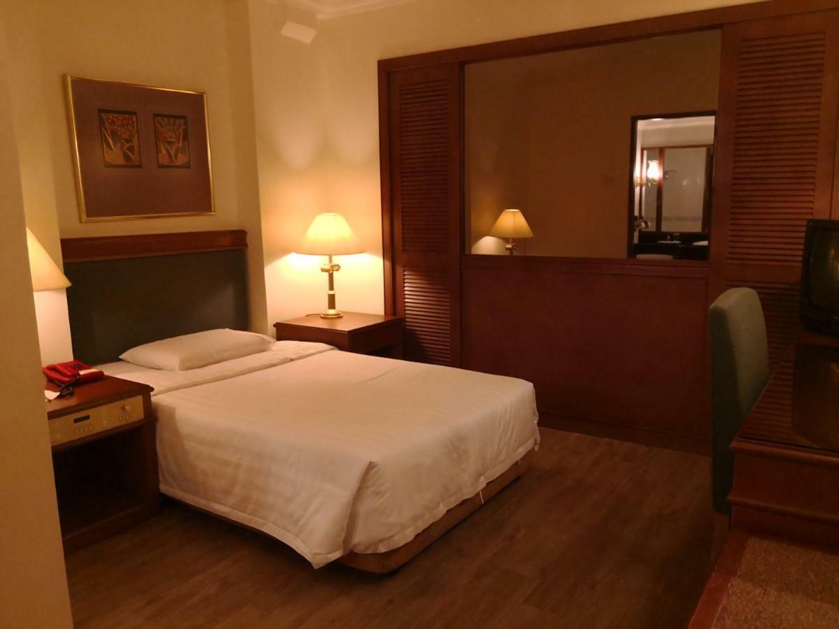 The Executive Hotel Lahad Datu Zewnętrze zdjęcie