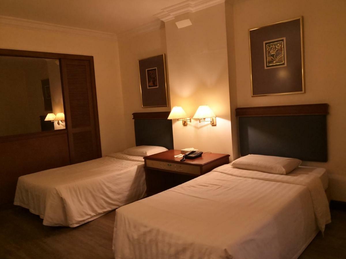 The Executive Hotel Lahad Datu Zewnętrze zdjęcie