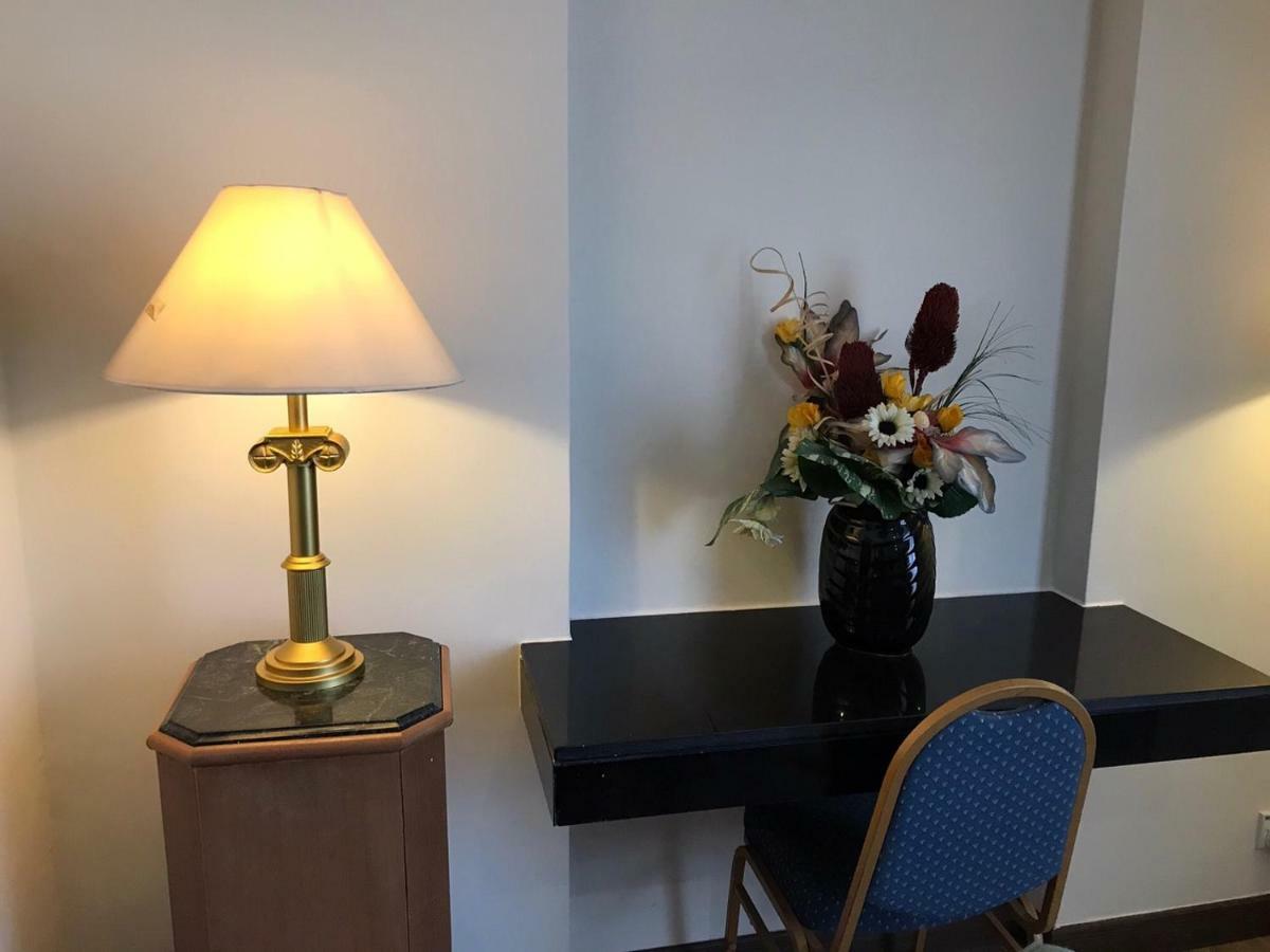 The Executive Hotel Lahad Datu Zewnętrze zdjęcie